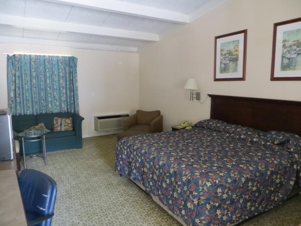 Royal Inn Daytona Beach Room photo